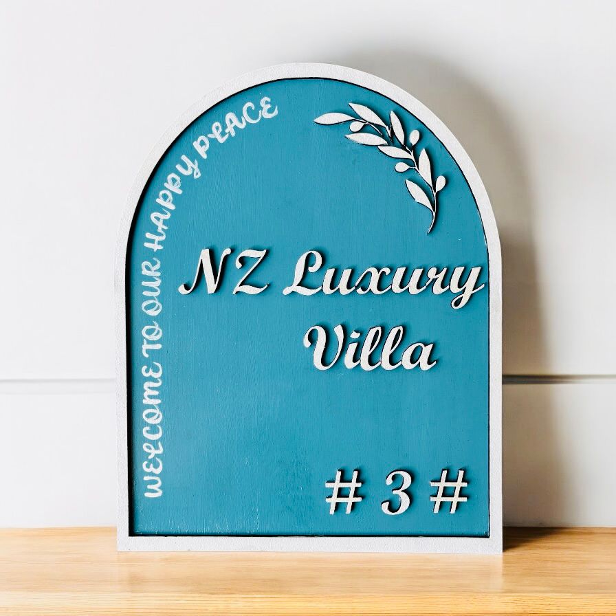 Royale Luxe Nameplate