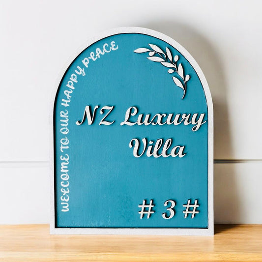 Royale Luxe Nameplate