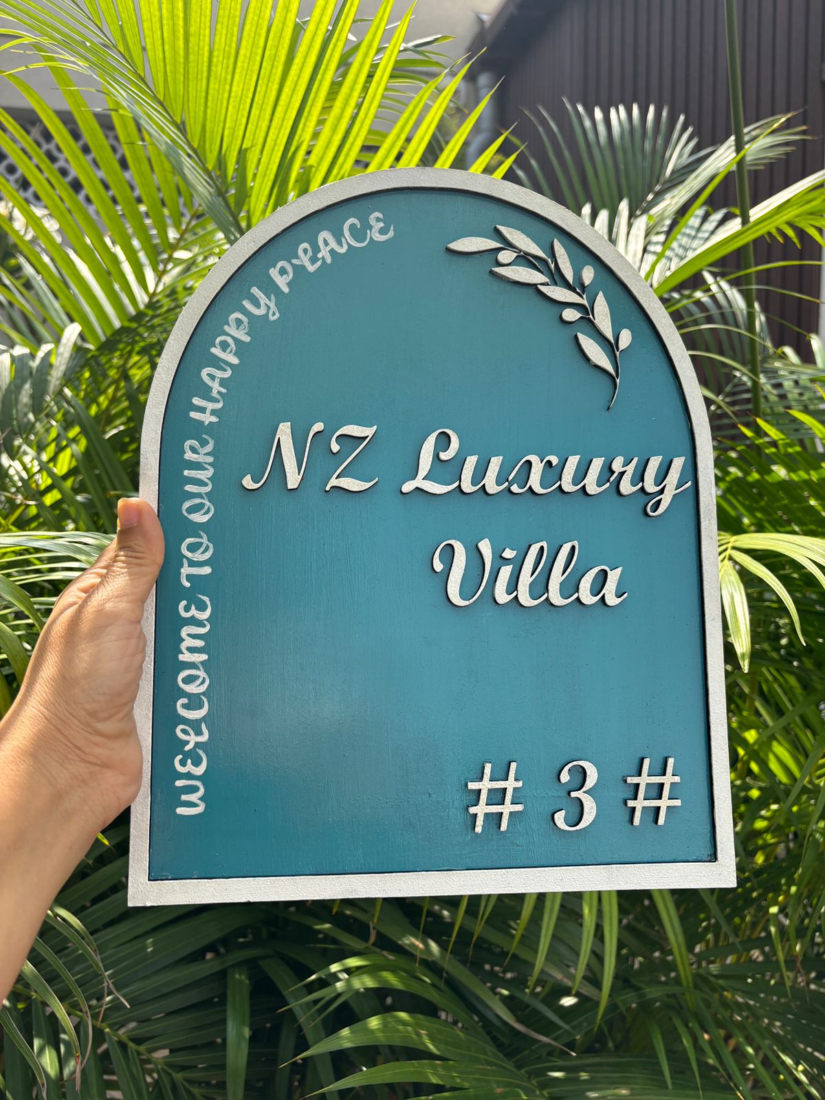 Royale Luxe Nameplate